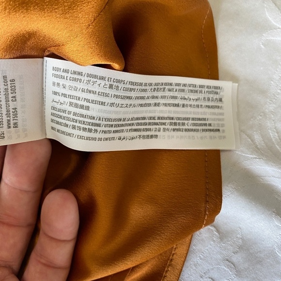 Abercrombie‎ & Fitch NWT Women's Golden Brown/Orange Satin Camisole Top Size MP - Picture 11 of 16